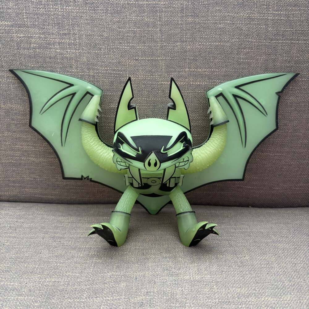 DC Artist Alley Batman Glow In The Dark Vinyl Figure Joe Ledbetter JLED #414